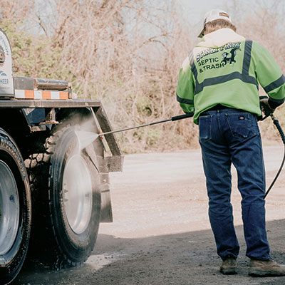 Cleaning up Stinky Pinky trucks